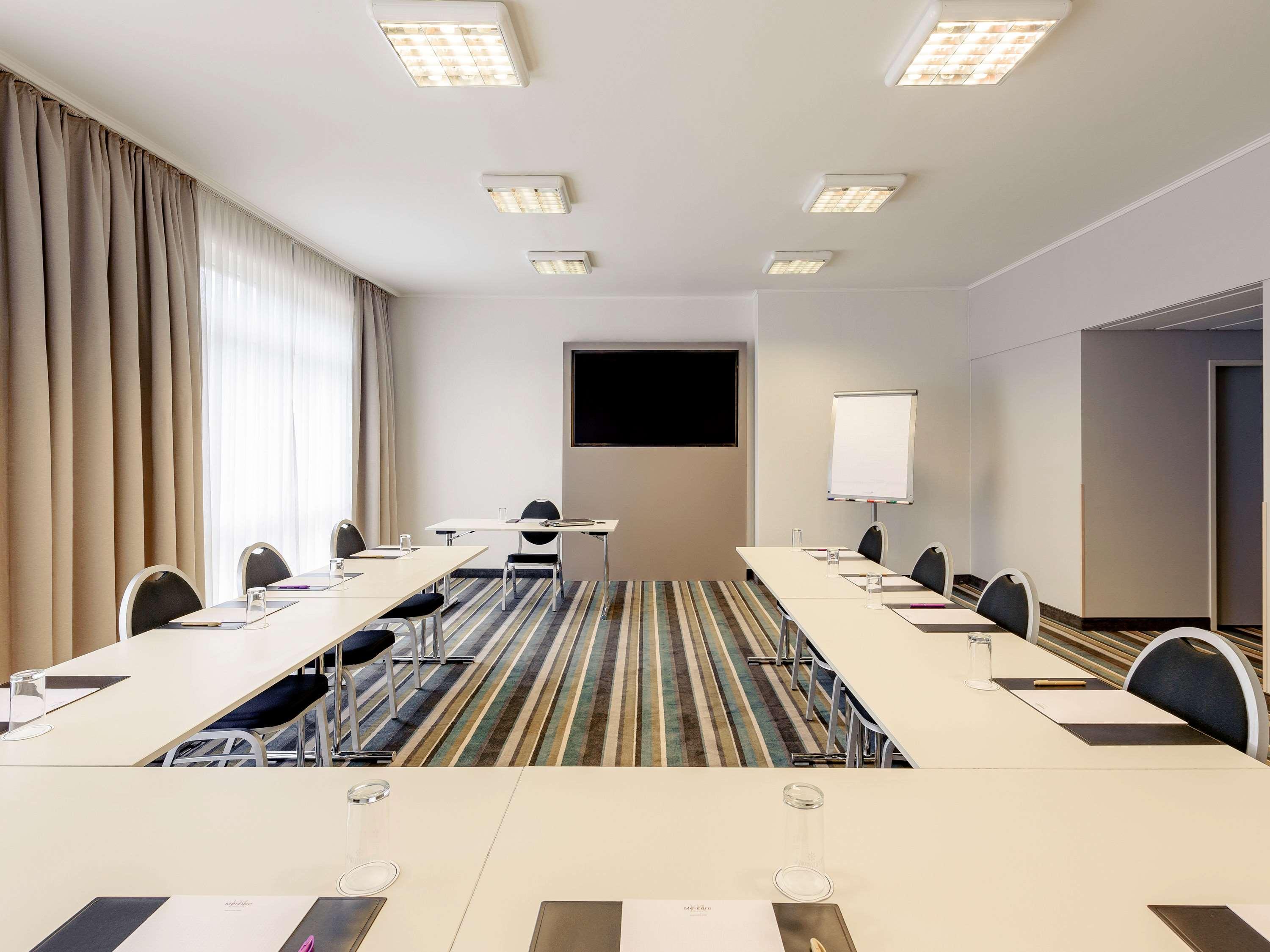Mercure Duesseldorf Карст Екстер'єр фото