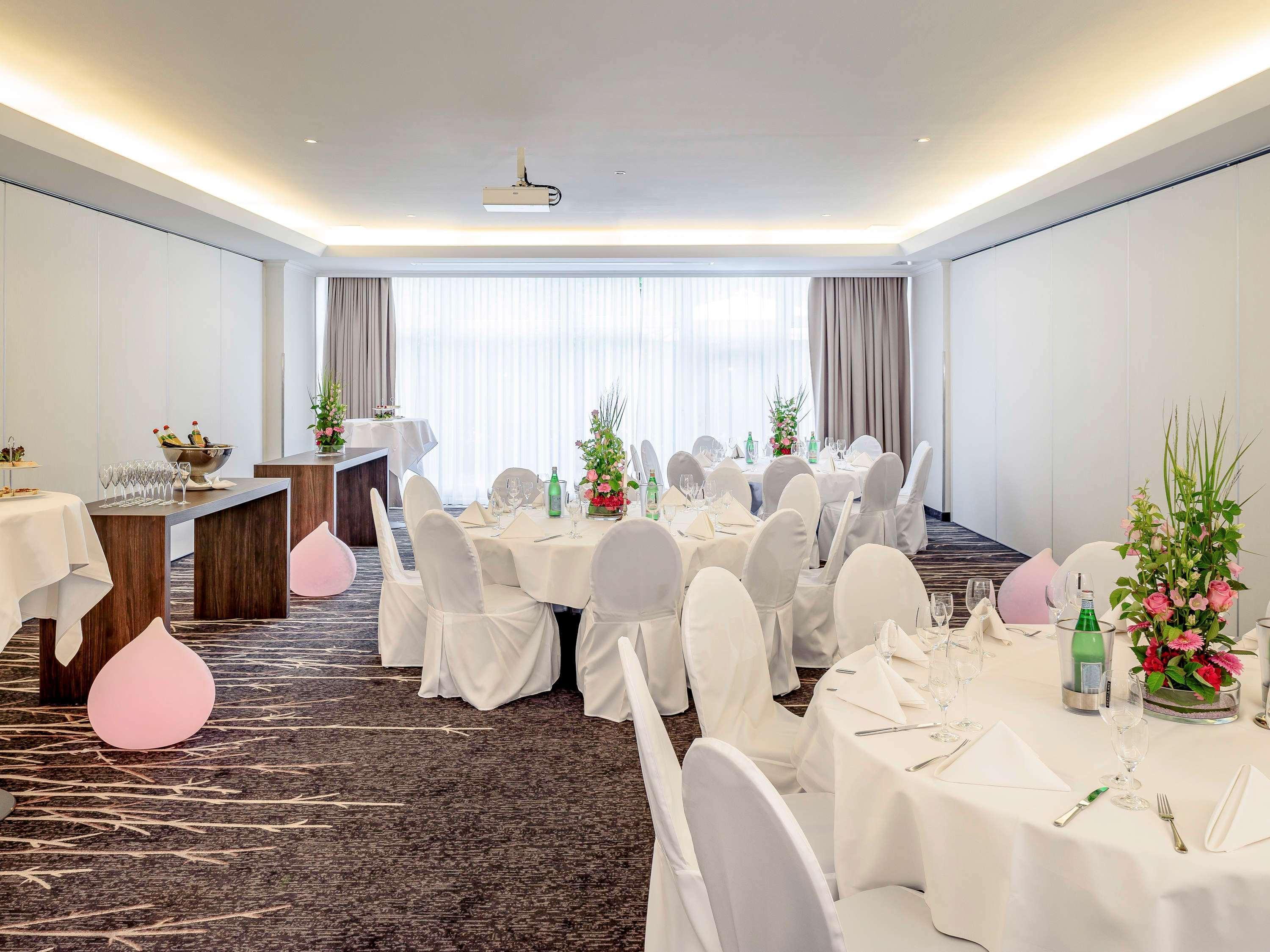 Mercure Duesseldorf Карст Екстер'єр фото