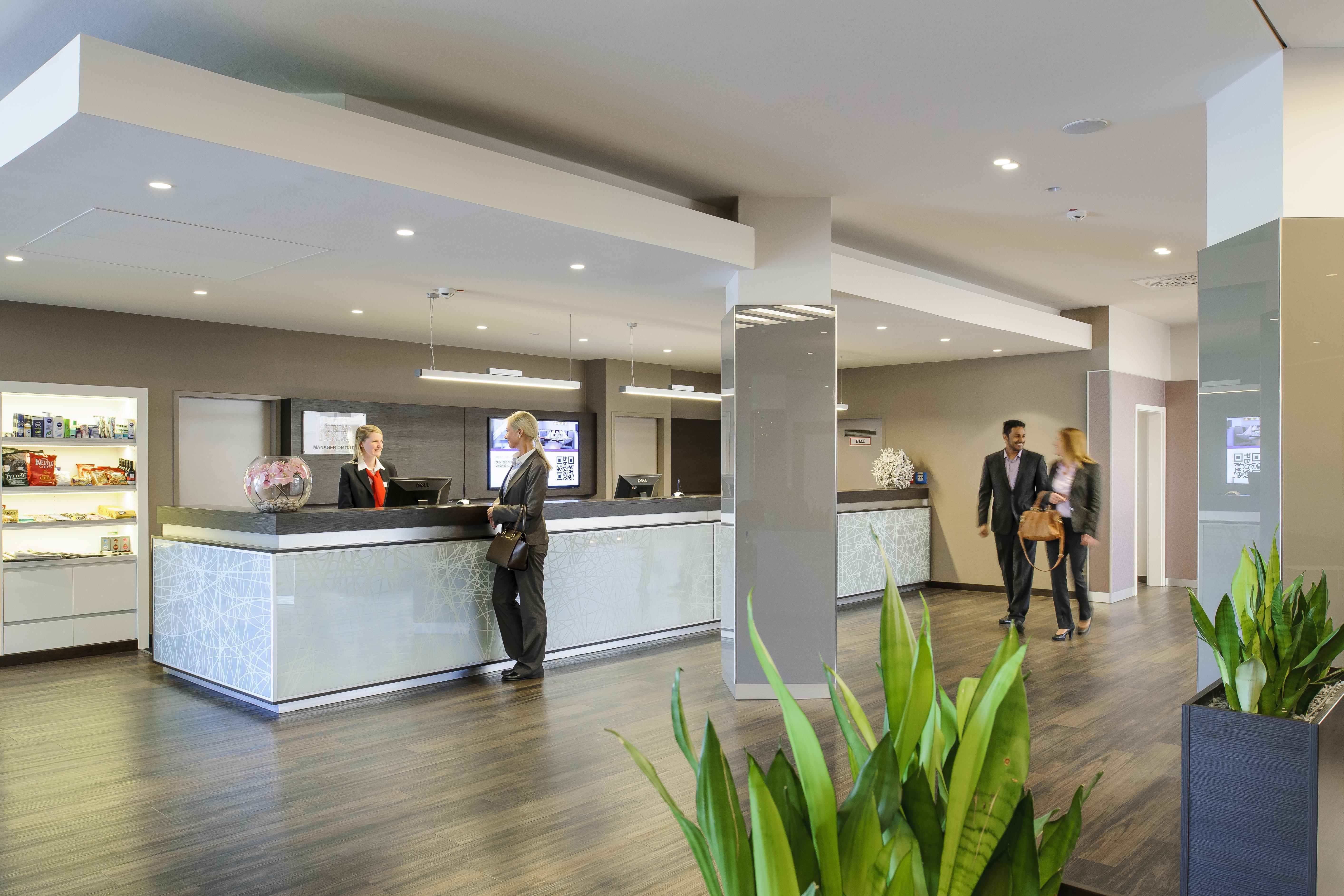 Mercure Duesseldorf Карст Екстер'єр фото