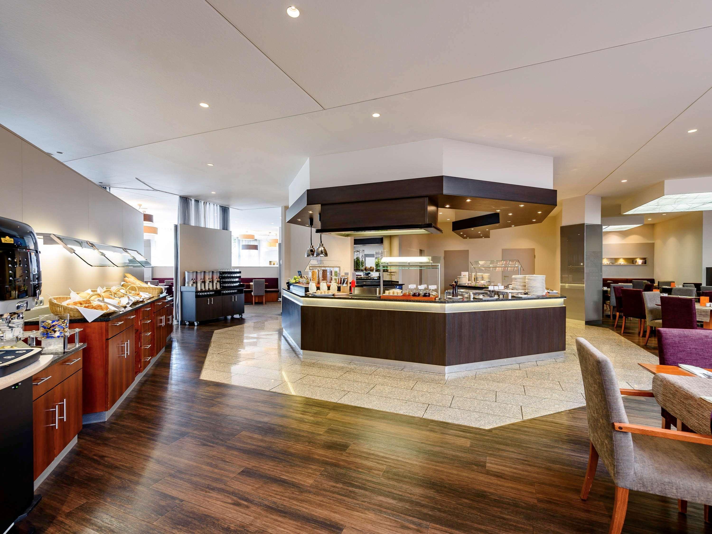Mercure Duesseldorf Карст Екстер'єр фото