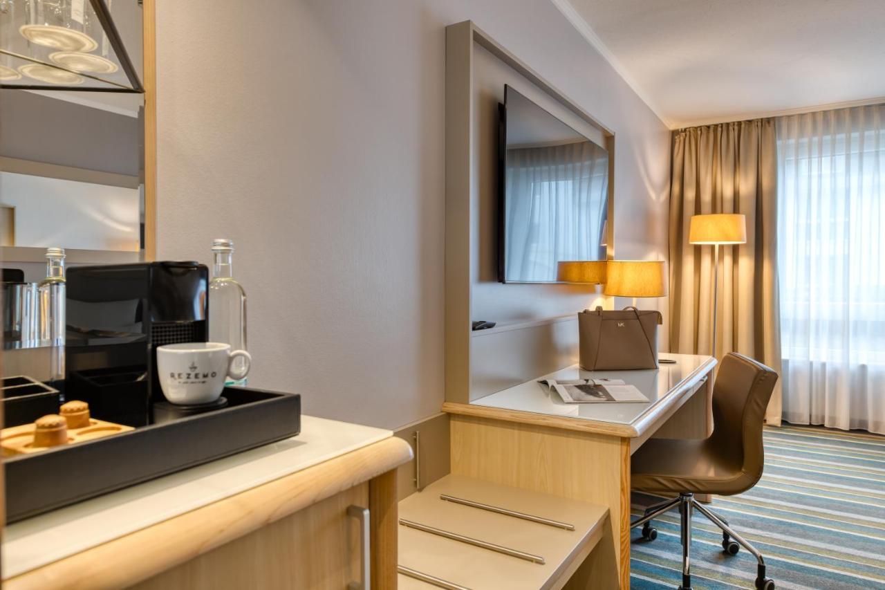 Mercure Duesseldorf Карст Екстер'єр фото