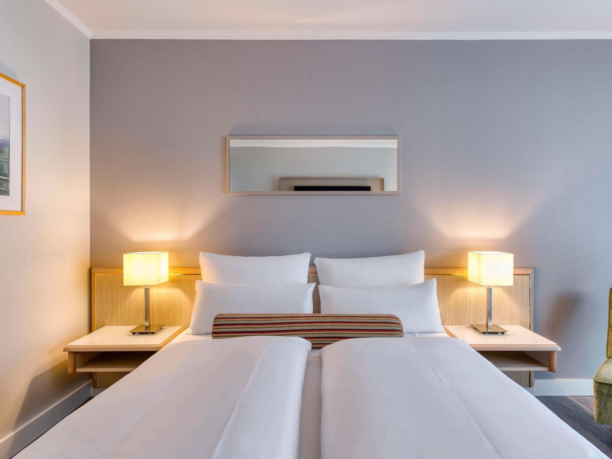 Mercure Duesseldorf Карст Екстер'єр фото