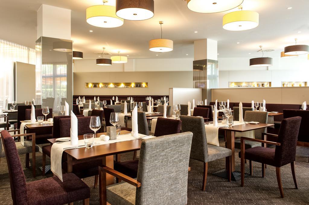 Mercure Duesseldorf Карст Екстер'єр фото